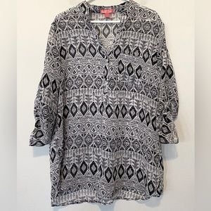 Mix & Co. Sheer Women’s XL v-neck tunic top, black & white geometric